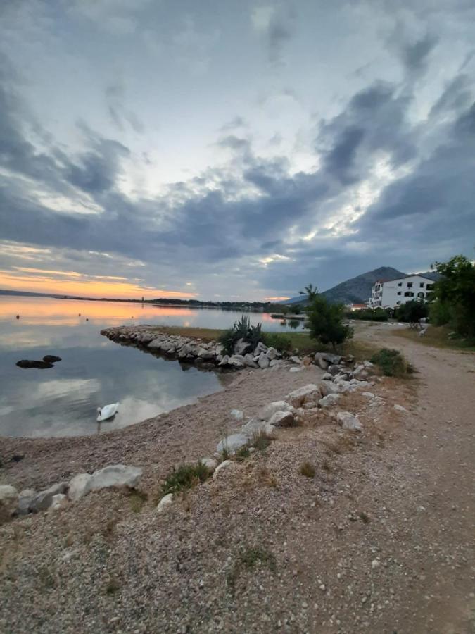 Apartman Atanasov Seline Bagian luar foto
